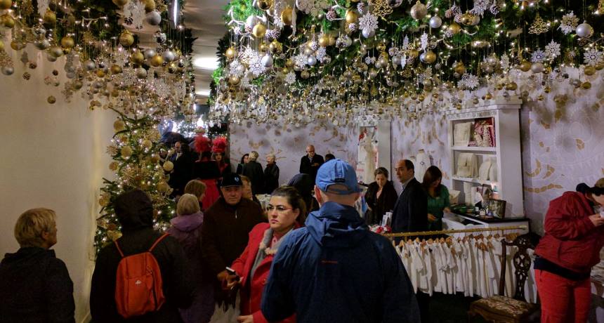 All About Christmas in Madeira- Madeira embroidery exposition